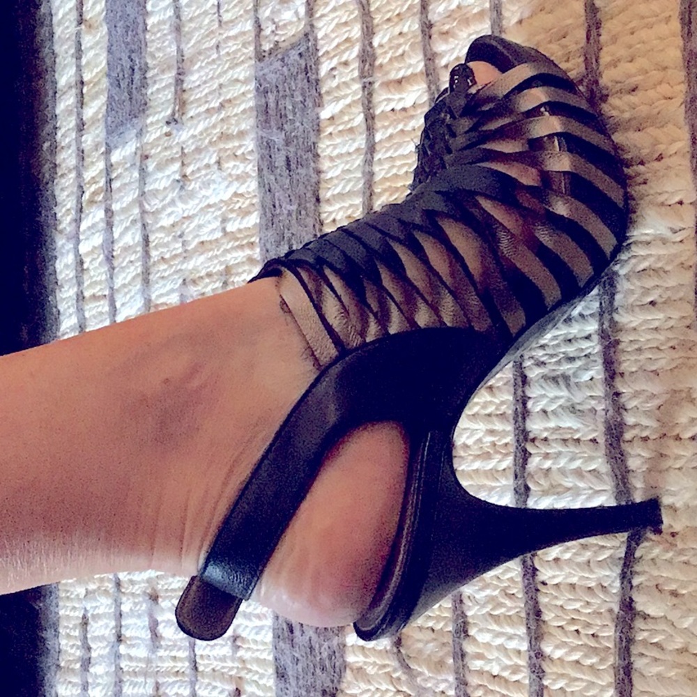 Size 8M Pelle Moda cocktail shoe